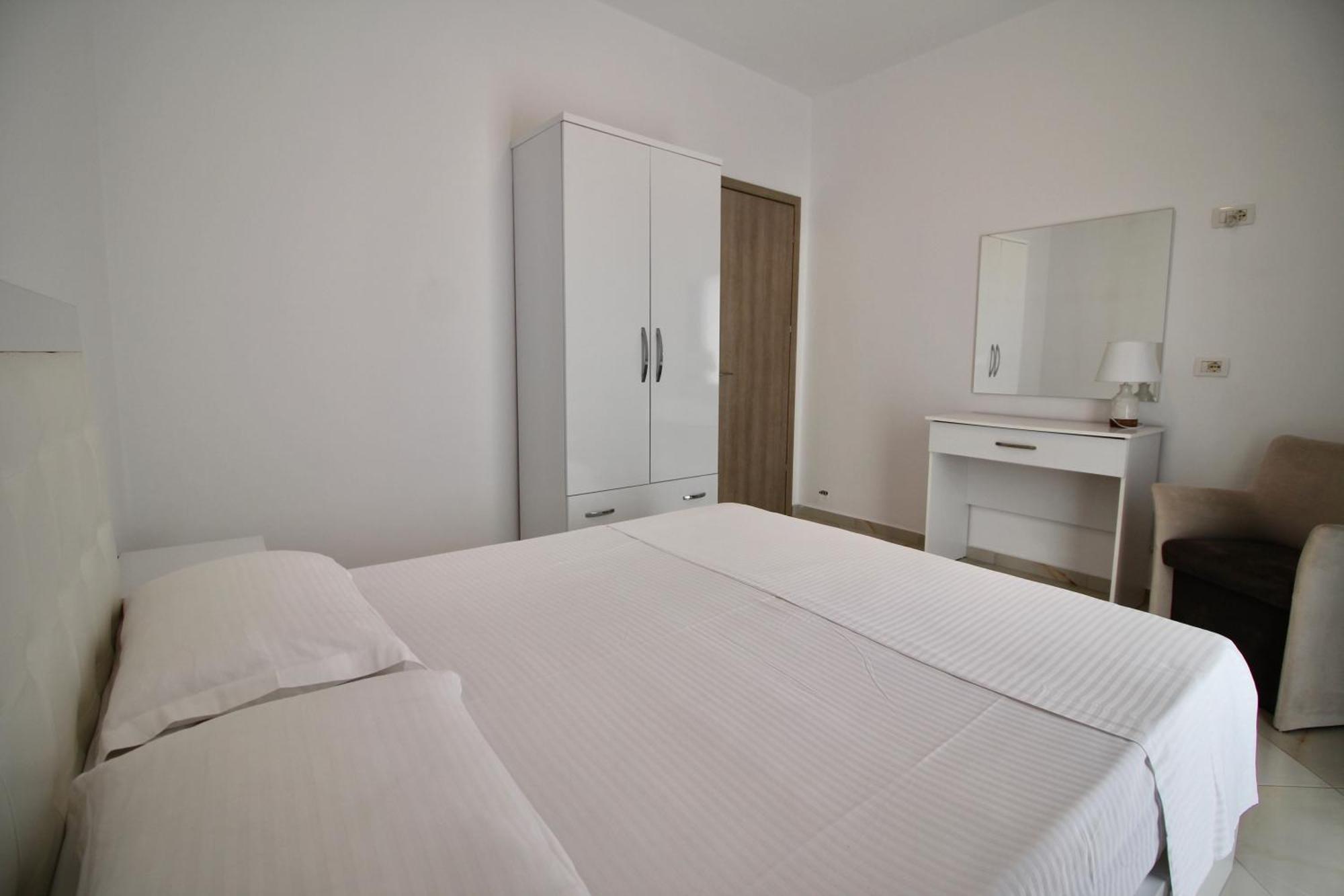 Saranda Apartaments Meta Extérieur photo